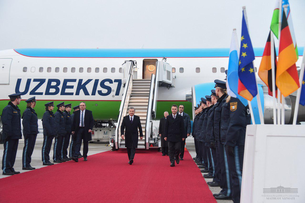 Президент Шавкат Мирзиёев прибыл в Мюнхен