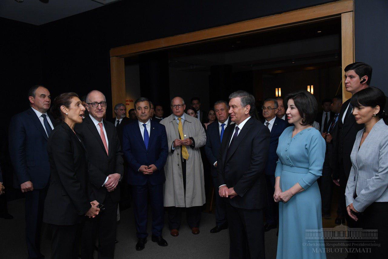 President visited the art gallery in Washington
