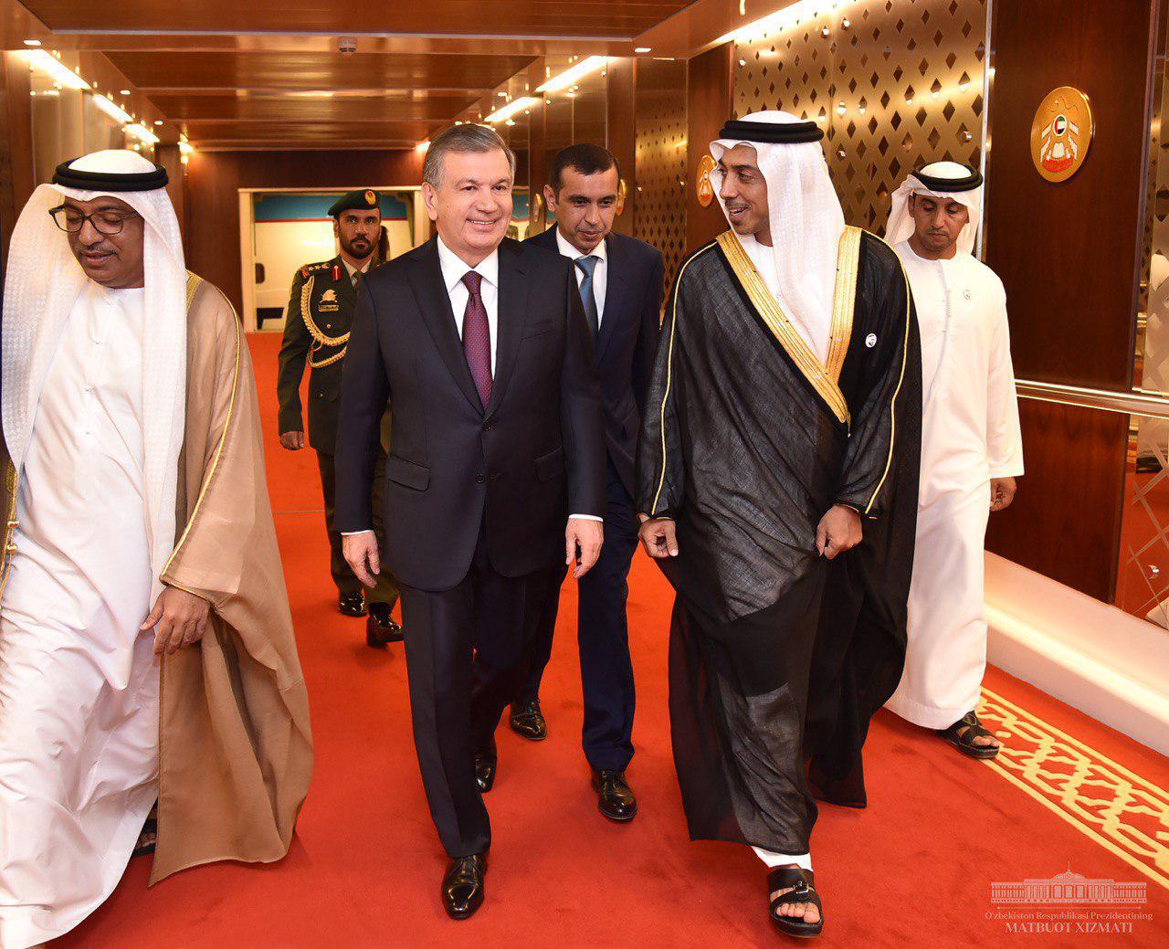 Президент Шавкат Мирзиёев прибыл в Абу-Даби